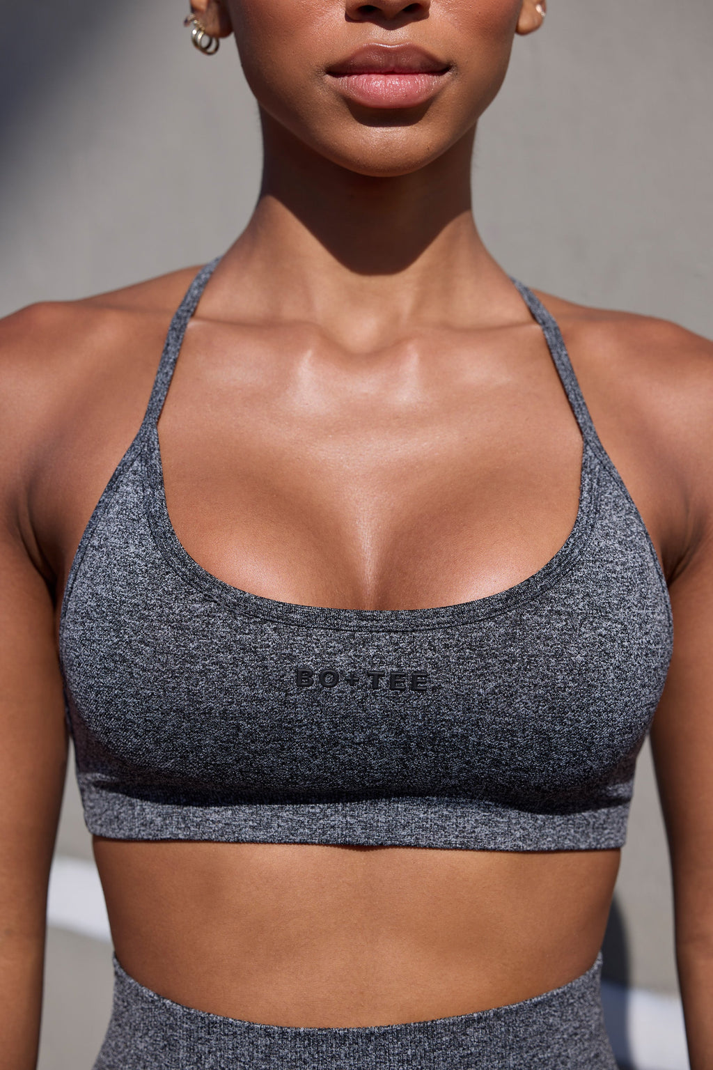 Super Sculpt Seamless Backless Sports Bra in Onyx