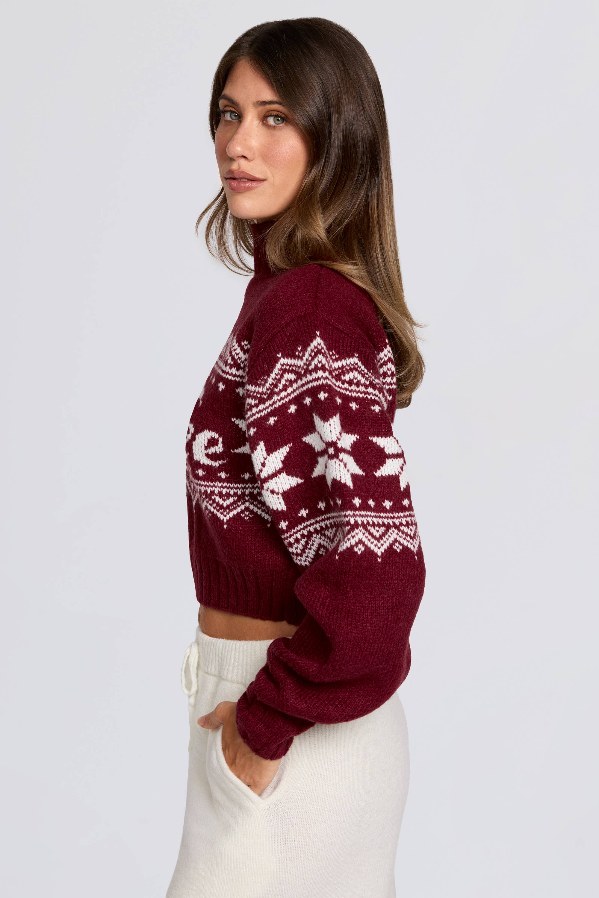 Jacquard-Knit Cropped Jumper in Crimson Red
