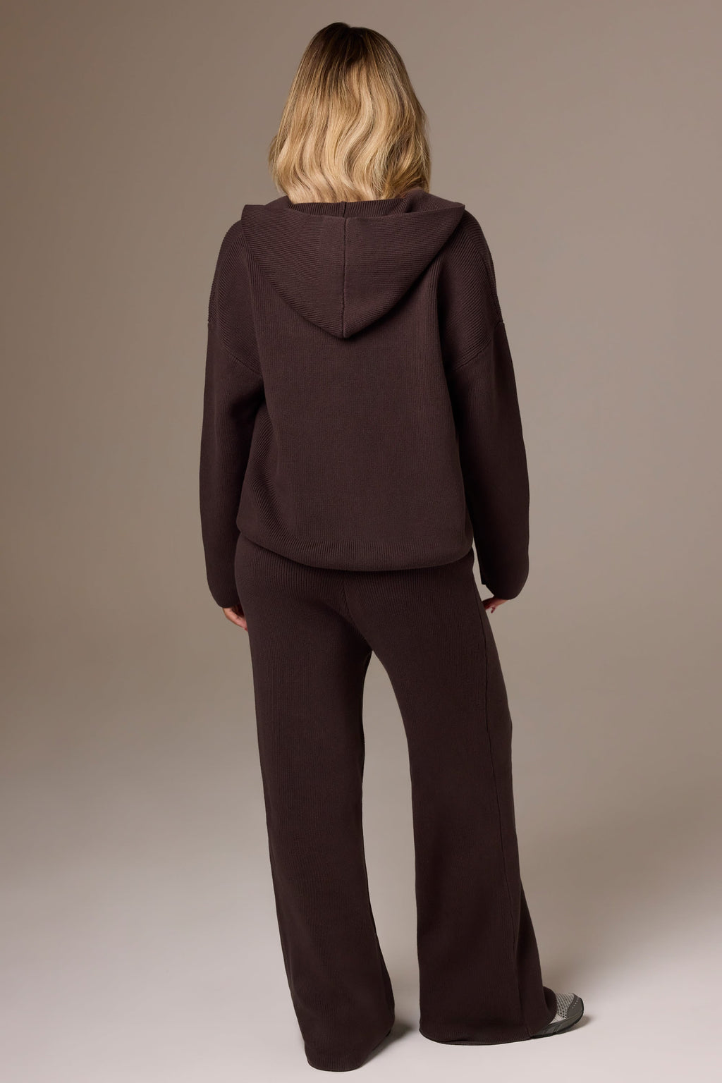 Ribbed Knit Wide-Leg Joggers in Pecan