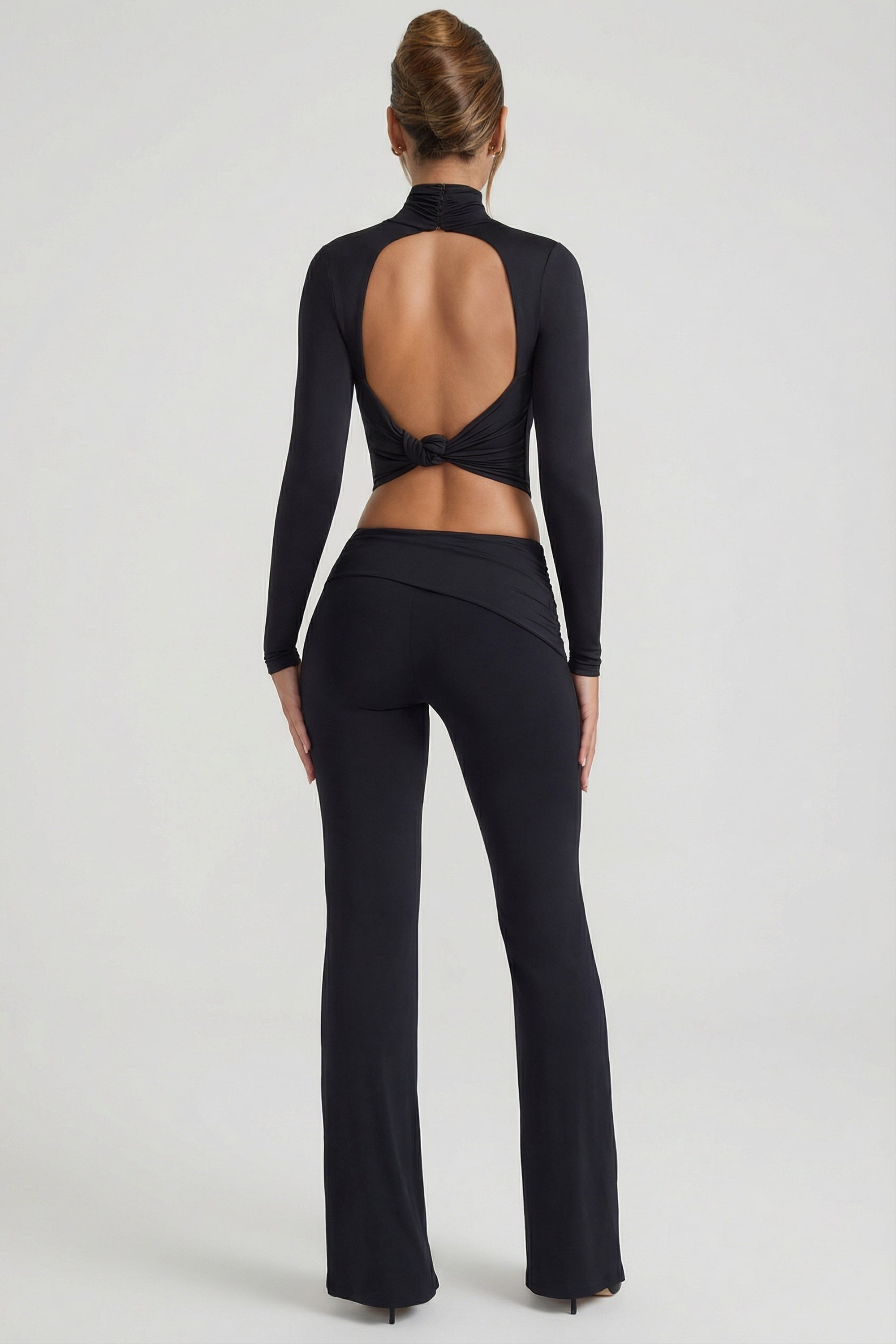 Mid-Rise Straight-Leg Trousers in Black