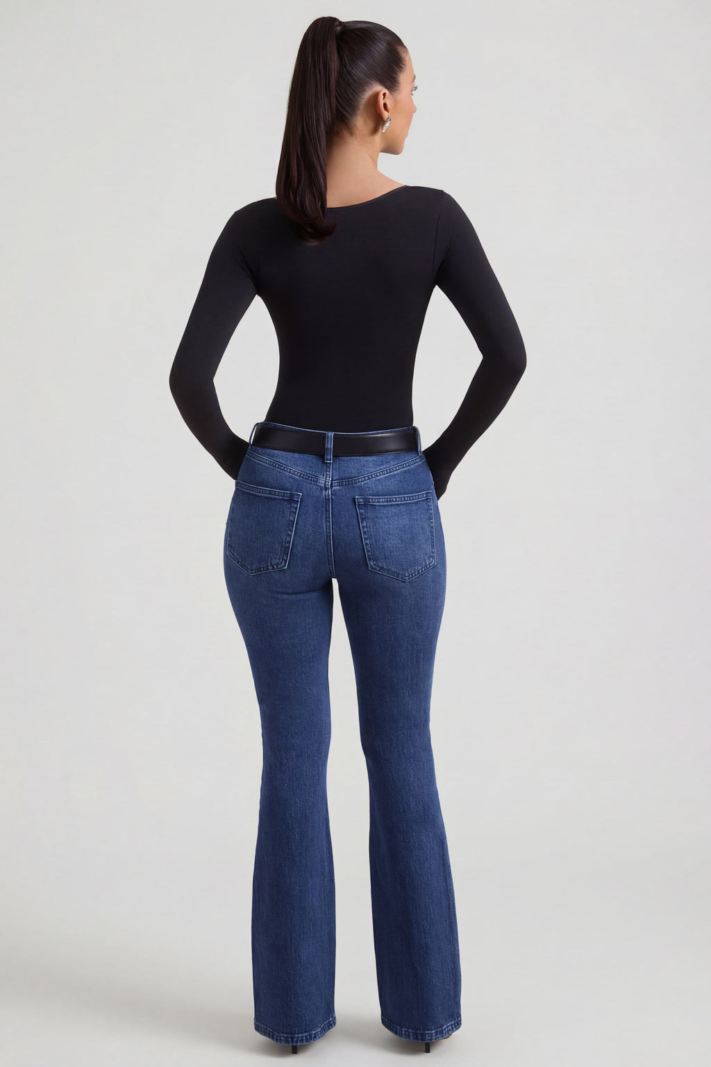 High-Rise Flared Jeans in Indigo Wash