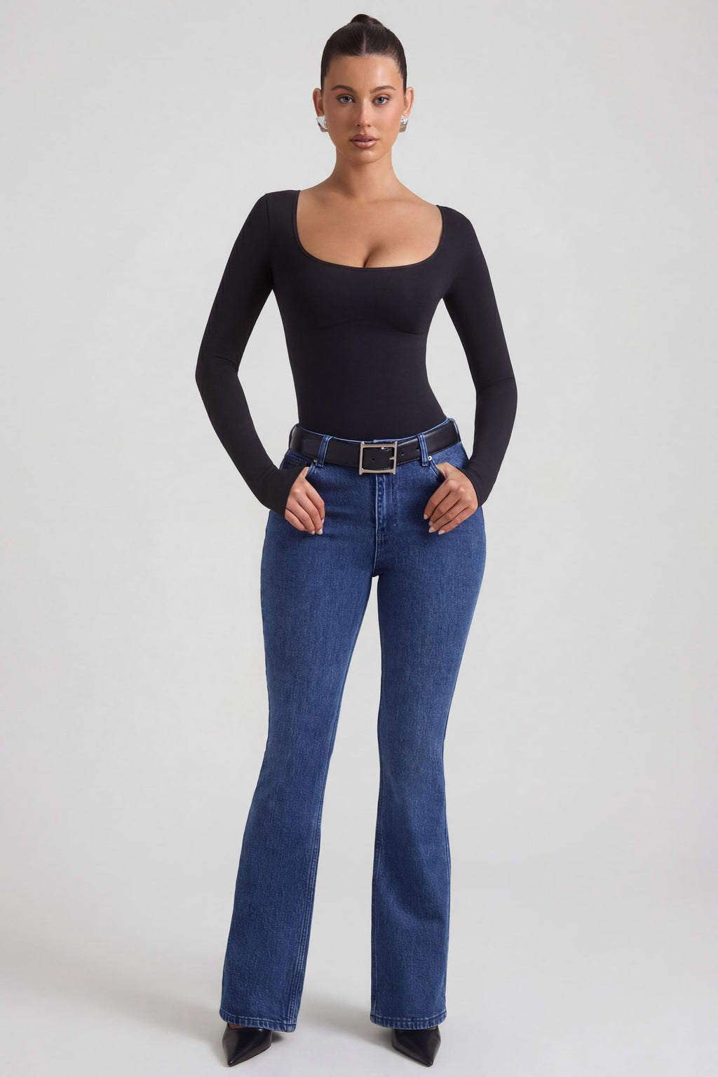 High-Rise Flared Jeans in Indigo Wash