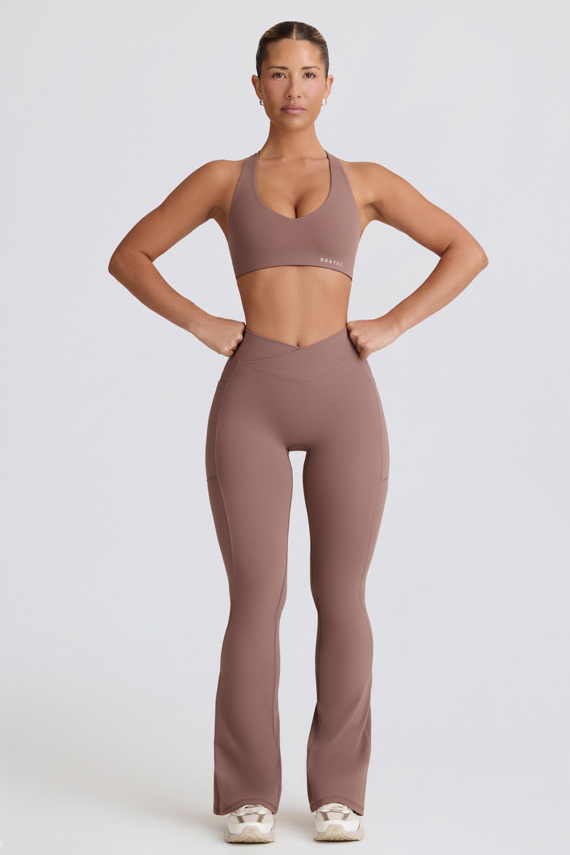Soft Active V-Waist Pocket Flared Leggings in Mocha